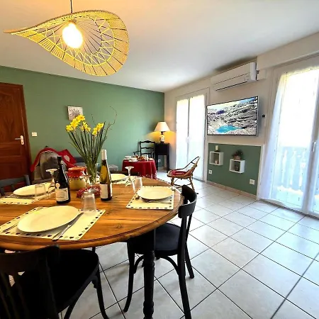 Le Ptit Montagnard Clim Terrasse Velo Cols アパート La Chambre